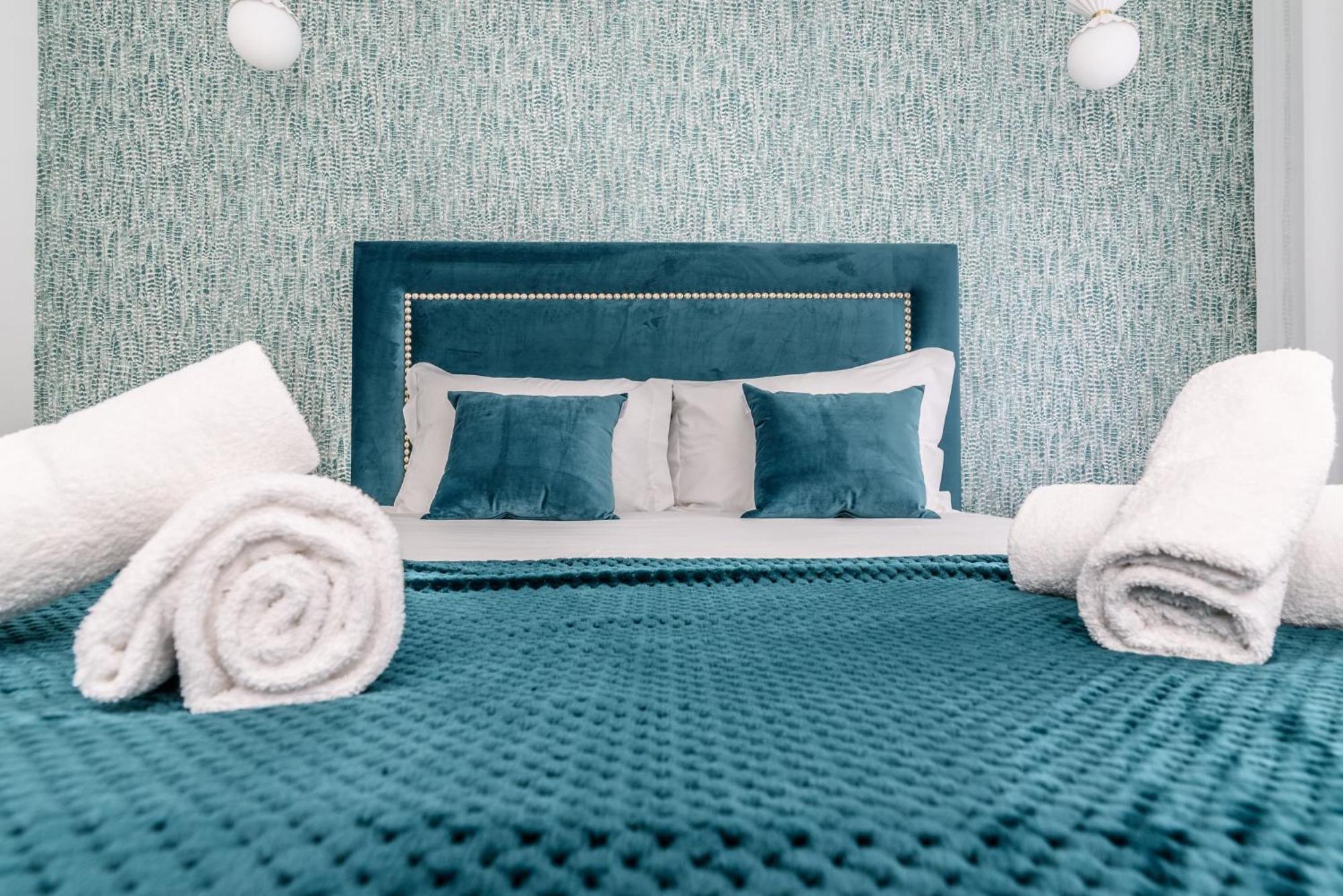 Whome City Chic Escape: Your Stylish Haven In Downtown Lisboa 外观 照片